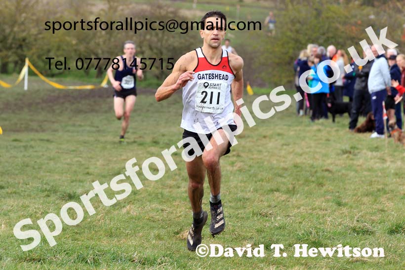 Men 35 to 60 in the 2023 BMAF Cross Country Champs., Wallsend. Photo: David T. Hewitson/Sports for All Pics